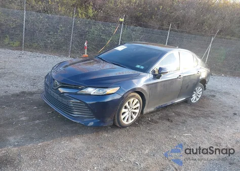 2020 Toyota Camry Le из США, поврежденный, VIN 4T1C11AK2LU978251